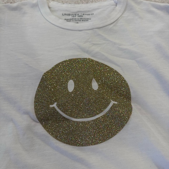 Unsweetened New York white happy face tee. Size XS. - Picture 2 of 4